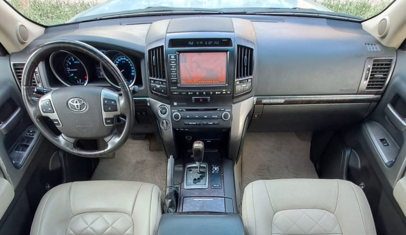 VXR V8 5.7L I 2011 GCC SPECS I Like New! ( SOLD )