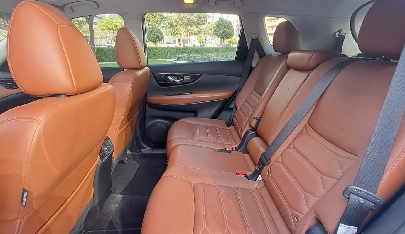 *PLATINUM EDITION* NISSAN XTRAIL I FULL AGENCY SERVICE HISTORY I GCC SPECS