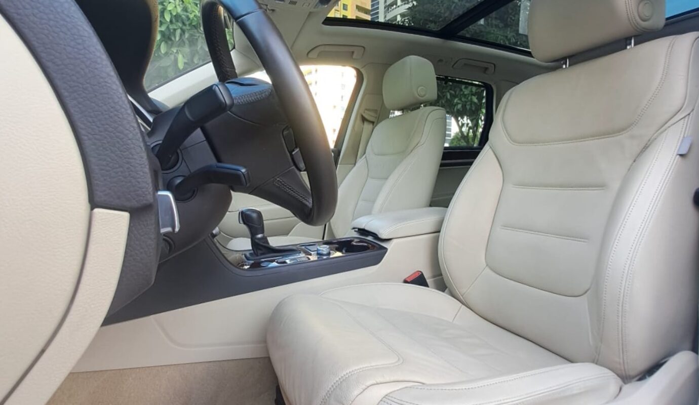 VW TOUAREG I FULL OPTIONS I GCC SPECS