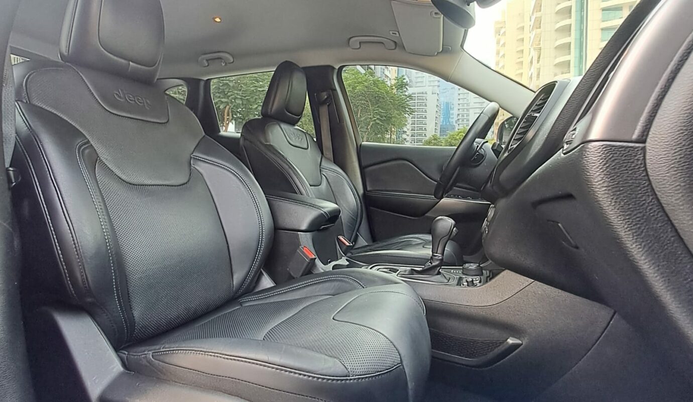 CHEROKEE V6 4 WD LIMITED I GCC SPECS I Black Edition